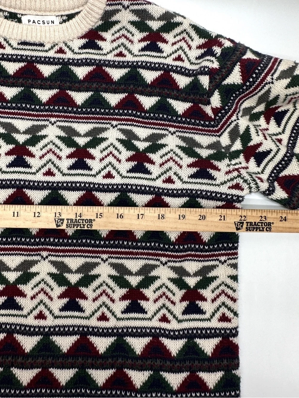 PacSun Men's Cream Fair Isle Crewneck Sweater Aztec design size Large (E43)